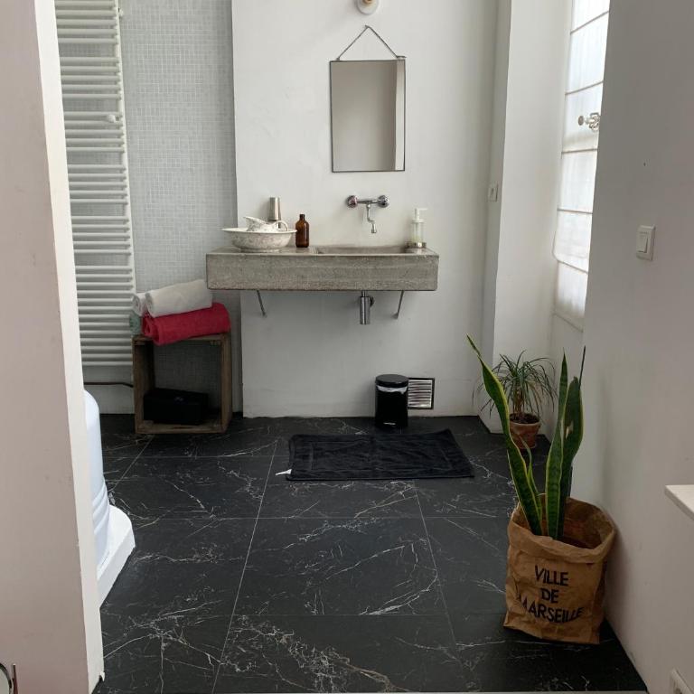 Liberté - Chambre Double avec Salle de Bains Privative - 17