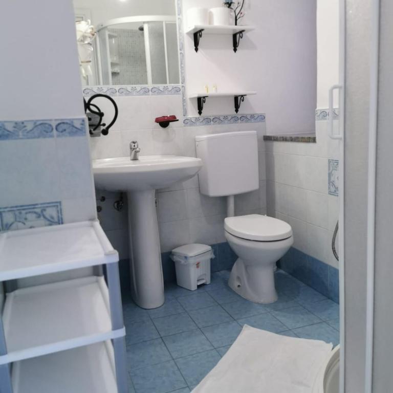 Lo Nardo Accommodation - Standard Studio (2 Adults) - 6