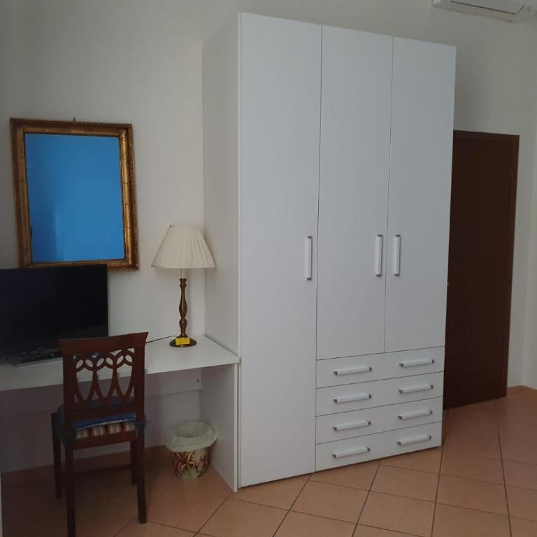 Liluna - Triple Room with Private Bathroom - 7