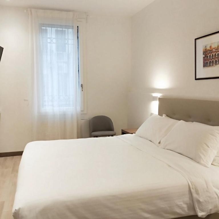 Via Poma Apartments&Rooms - Camera Matrimoniale Standard - 8