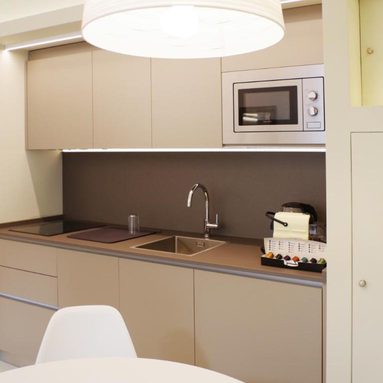 Santa Chiara Suites by Home4holidays - Appartamento con 1 Camera da Letto - 48