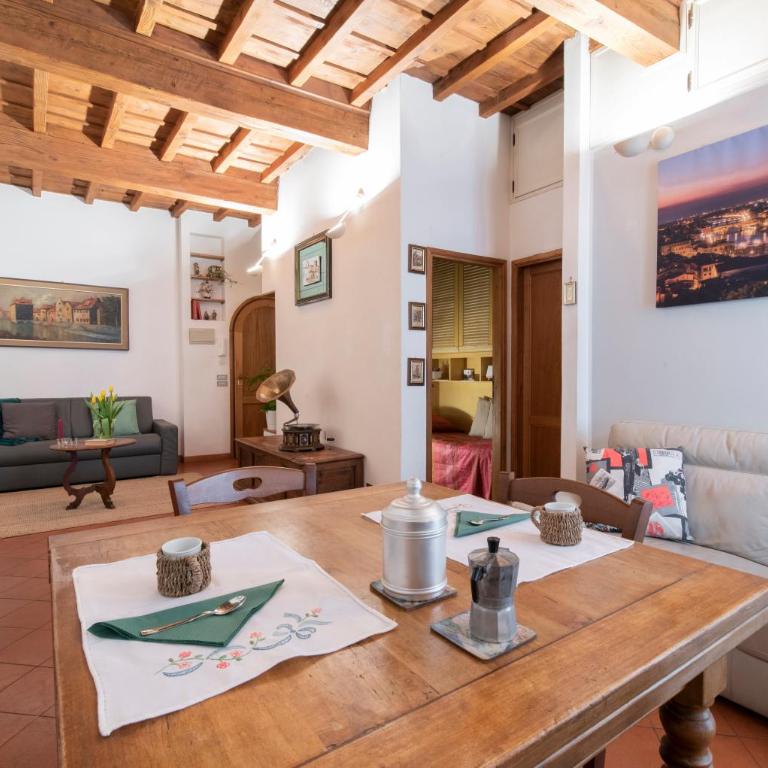 Pepi Dining at the sunrise Florence - Apartment with Terrace - 2