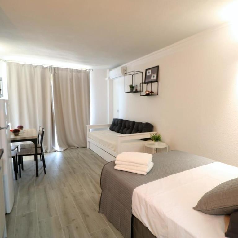 Experience Internacional Salou - Climatizado con piscina - Estudio con terraza - 8