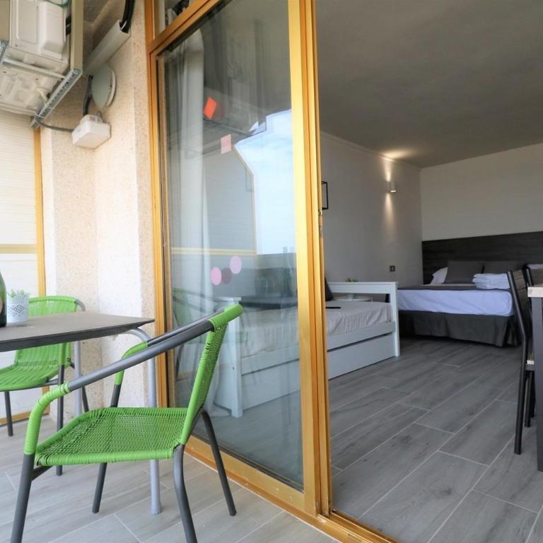 Experience Internacional Salou - Climatizado con piscina - Estudio con terraza - 6