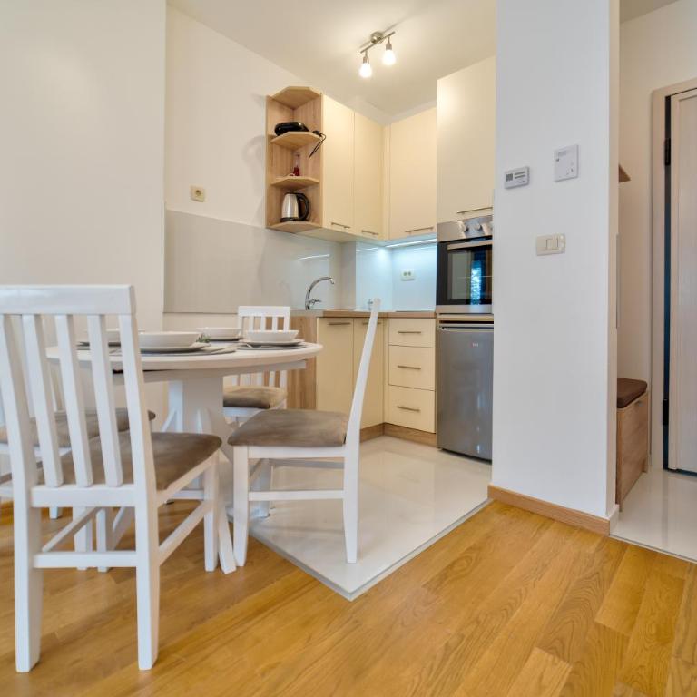 Apartment Imperial in Vila Pekovic Green - Apartman sa 2 Spavaće Sobe - 11
