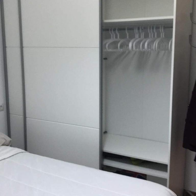 ESTUDIO LOFT en el Centro para 4 Personas Cama doble y sofá nuevo de cama doble Check in a partir de las 15 pm o antes si estuviera libre Con wifi Grandes ventanales - Estudio - 10
