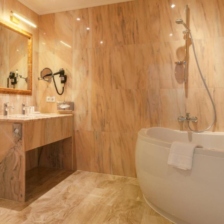 Grand Hotel Palladium - Habitación Deluxe - 5