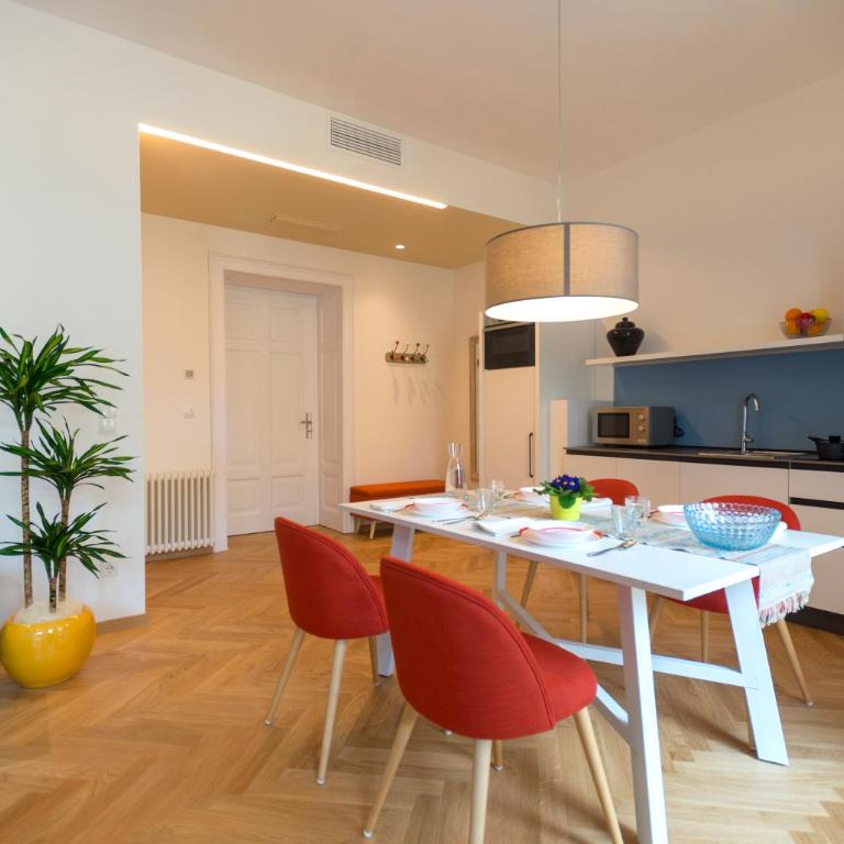 App110 - Apartment with Balcony - 3
