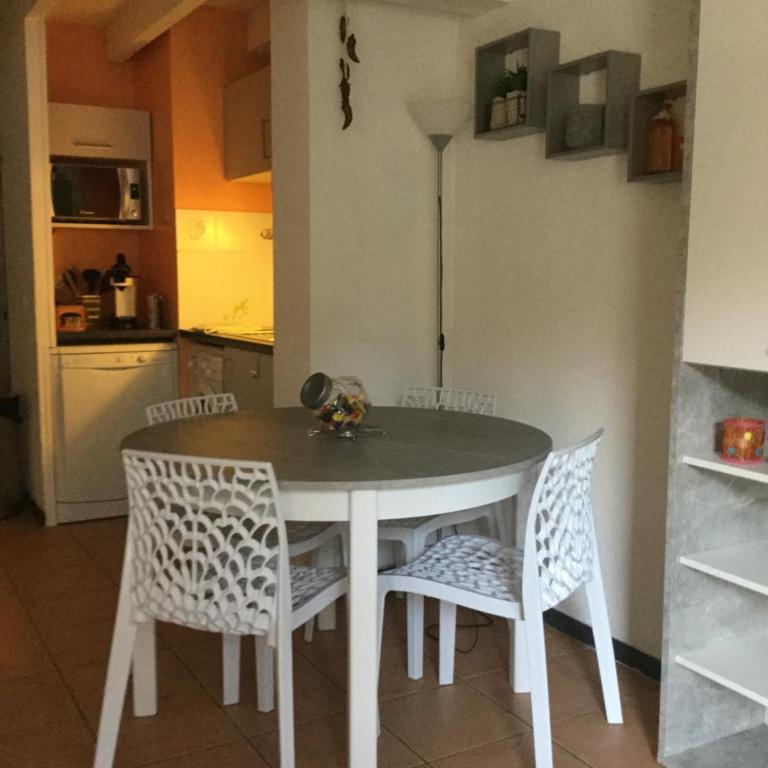 ANGLET- BIARRITZ T3 dans résidence avec piscine - Maison 2 Chambres - 11