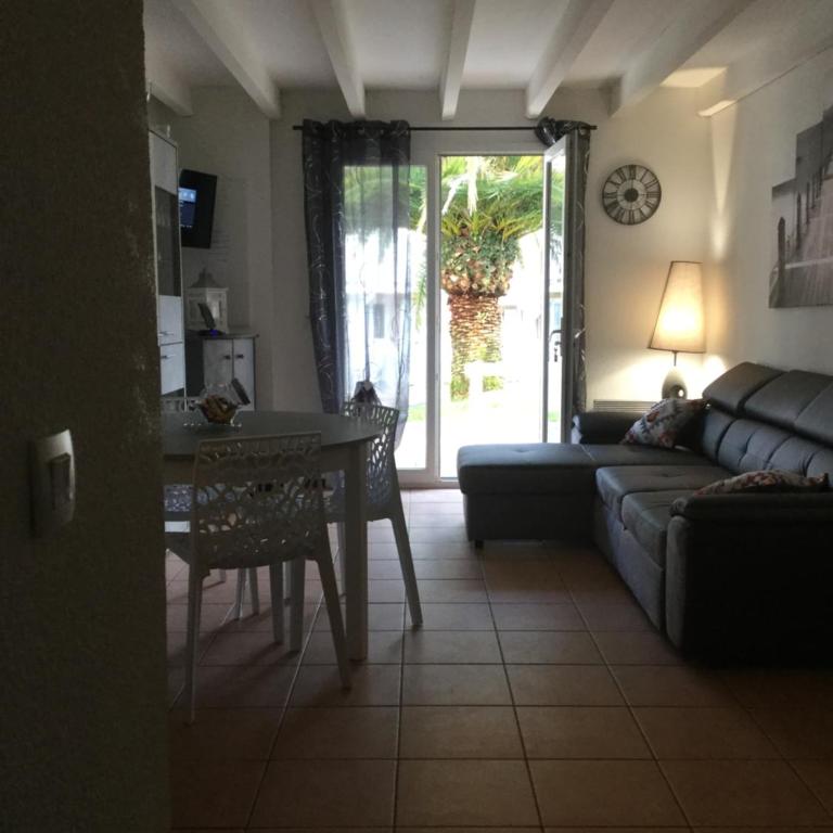 ANGLET- BIARRITZ T3 dans résidence avec piscine - Maison 2 Chambres - 10