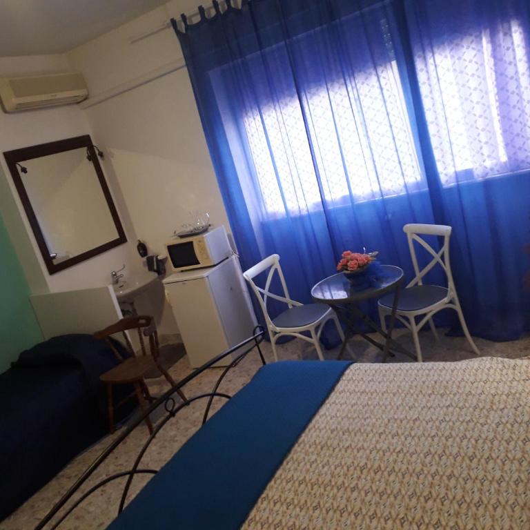 Apartament Silvy Trastevere - Camera Tripla con Bagno Privato Esterno - 4