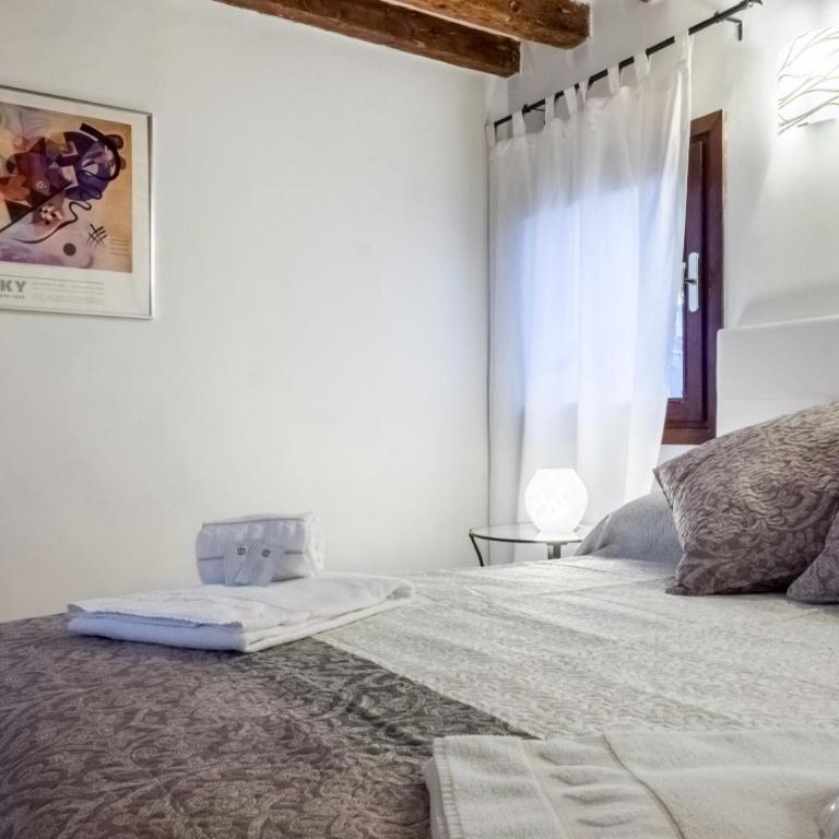 Magic View - 2 Bedroom Terrace with San Marco Campanile - Two-Bedroom Apartment - 11