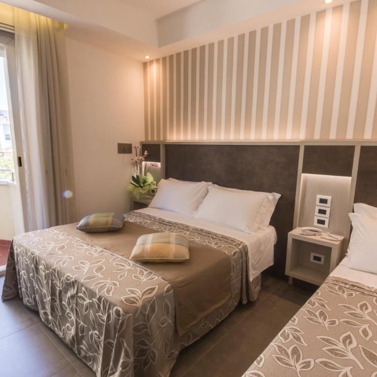 Hotel Cavour - Camera Familiare - 1