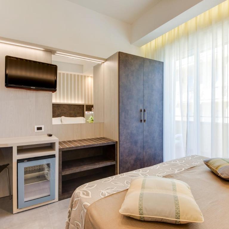 Hotel Cavour - Camera Familiare - 4