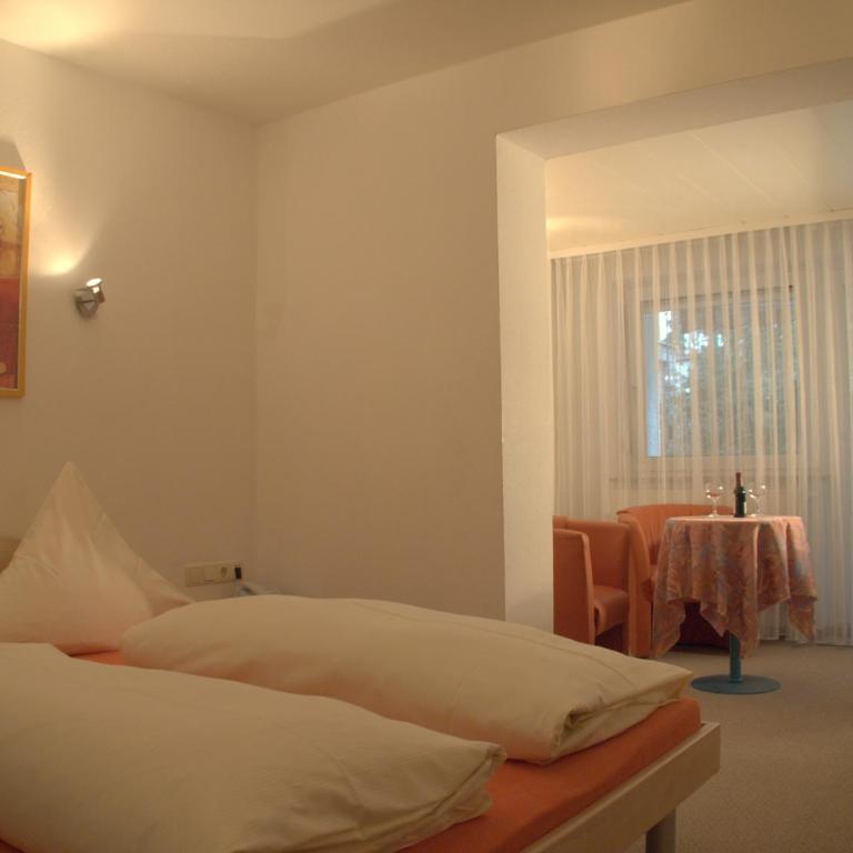 Best Breakfast - Hotel Justina - Comfort Doppelzimmer mit Balkon - 2
