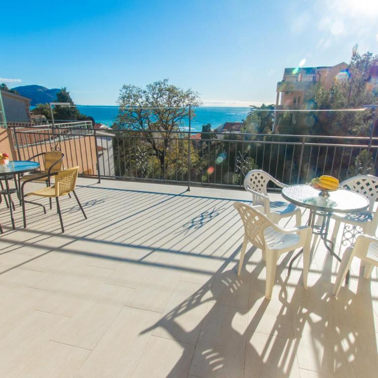 Apartments Petković - Triple Room with Sea View - 1
