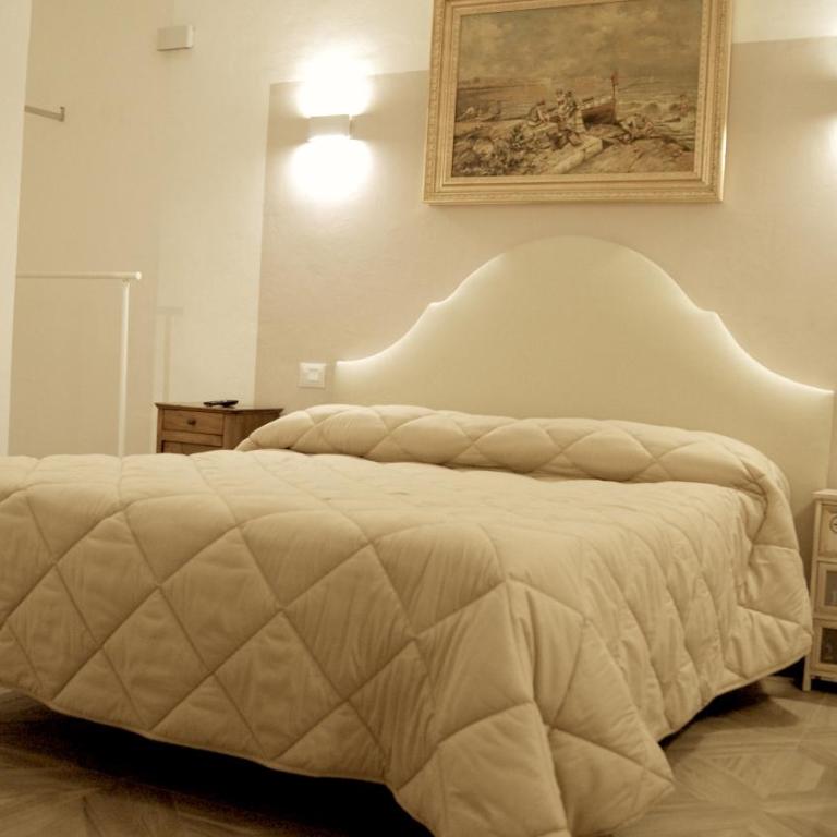 La Maison - Double Room with Private Bathroom - No Window - 14