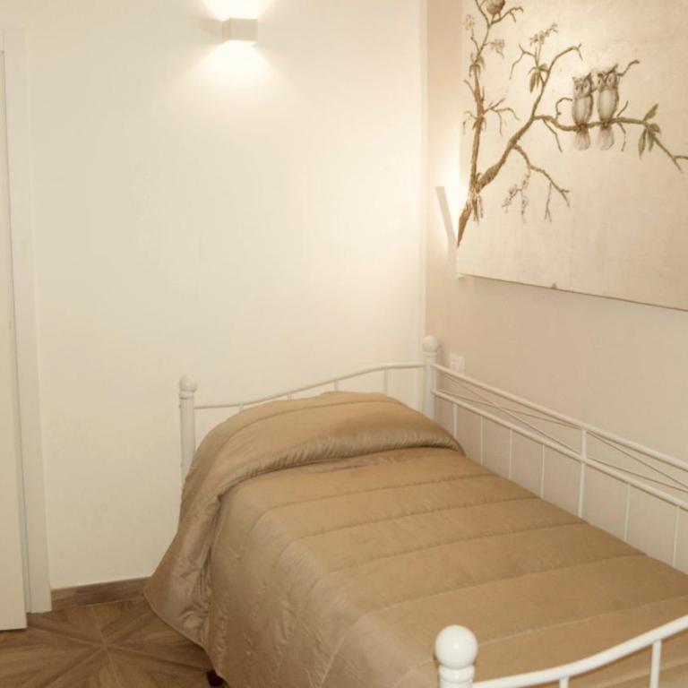 La Maison - Single Room with Private Bathroom - 7