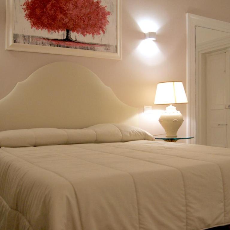 La Maison - King Room with Spa Bath - 6