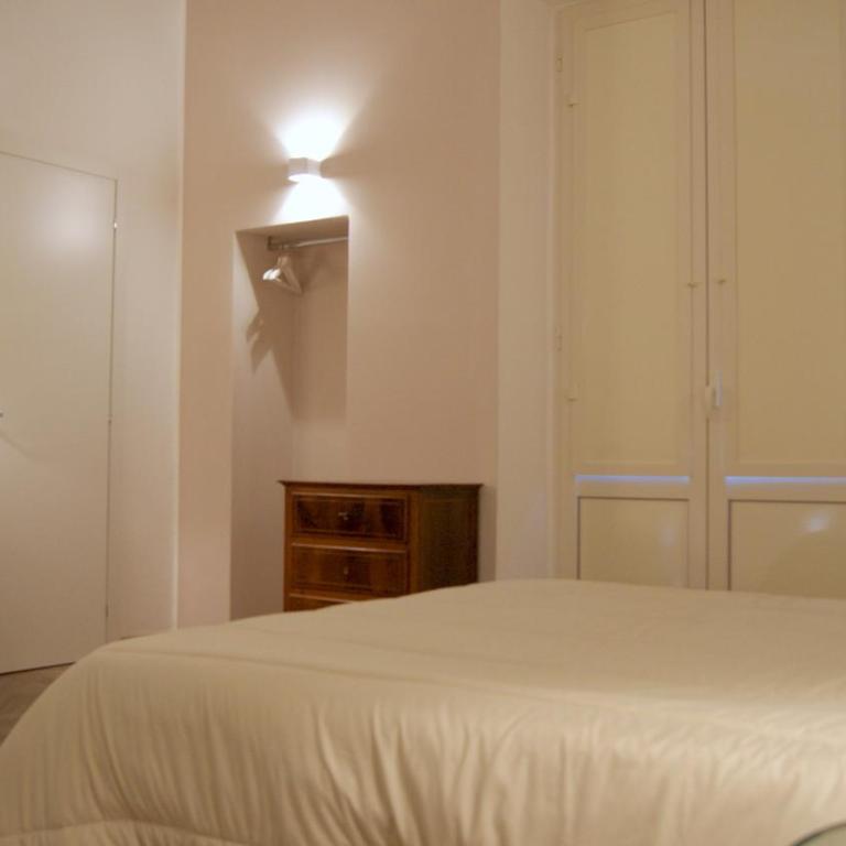 La Maison - King Room with Spa Bath - 18