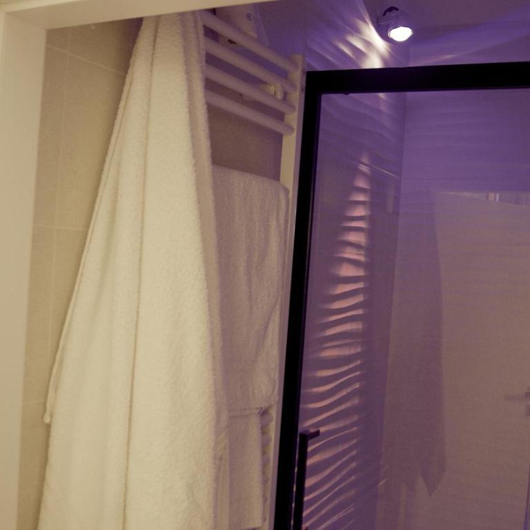 La Maison - Double Room with Private Bathroom - No Window - 18