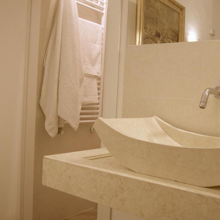 La Maison - Double Room with Private Bathroom - No Window - 19