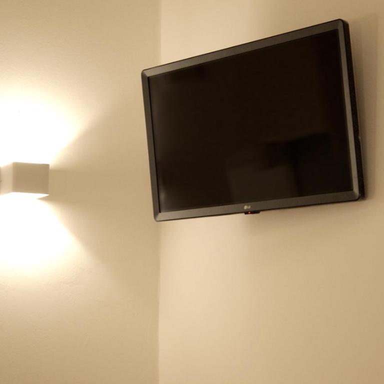 La Maison - Single Room with Private Bathroom - 12