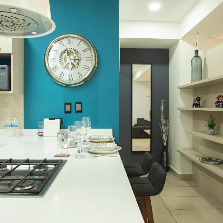 Downtown Boutique Apartment with view to the park 805 - One-Bedroom Apartment - 18