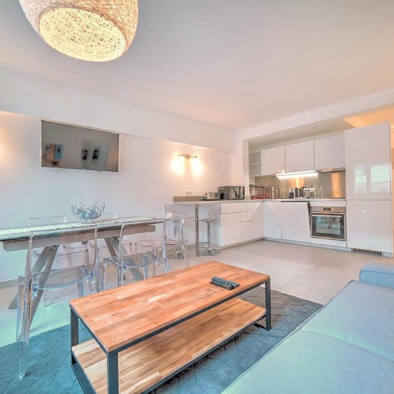 Cannes premium 3 BR 2 bath fully renovated heart of town by Olam Properties - Apartamento - 16