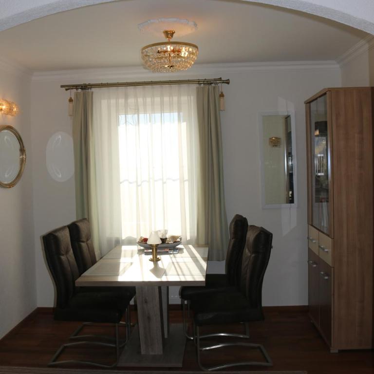 Villa Schloss - Apartment with Mountain View - 25