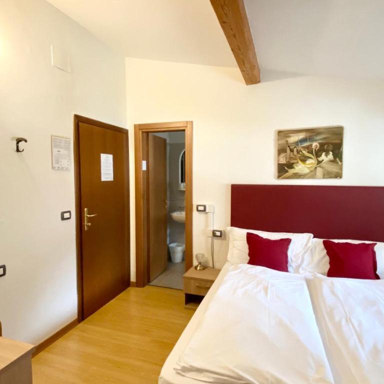 Casteluce Hotel Funivie - Standard Double Room - 2