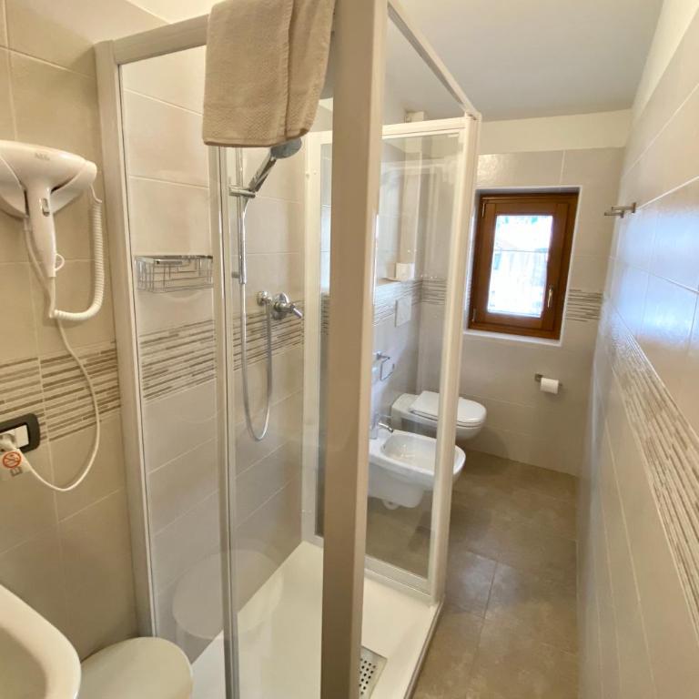 Casteluce Hotel Funivie - Standard Double Room - 4