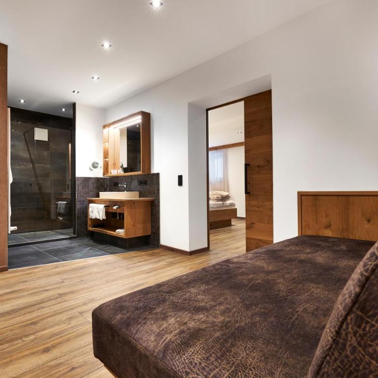 Wellness- und Bierhotel Adam Bräu - Junior Suite mit Balkon - 5