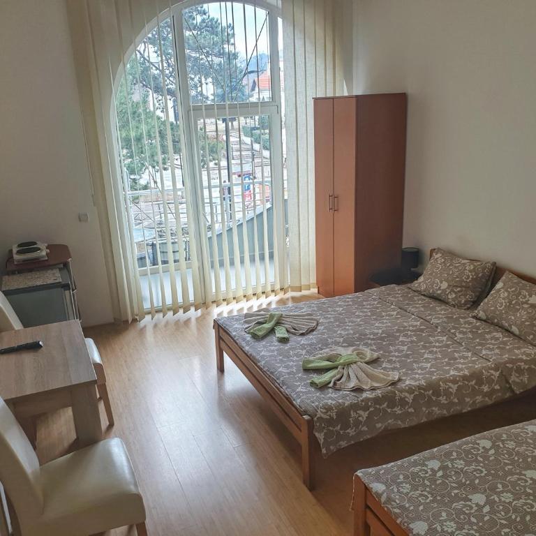 Guesthouse Sunny - Trokrevetna Soba sa Pogledom - 5