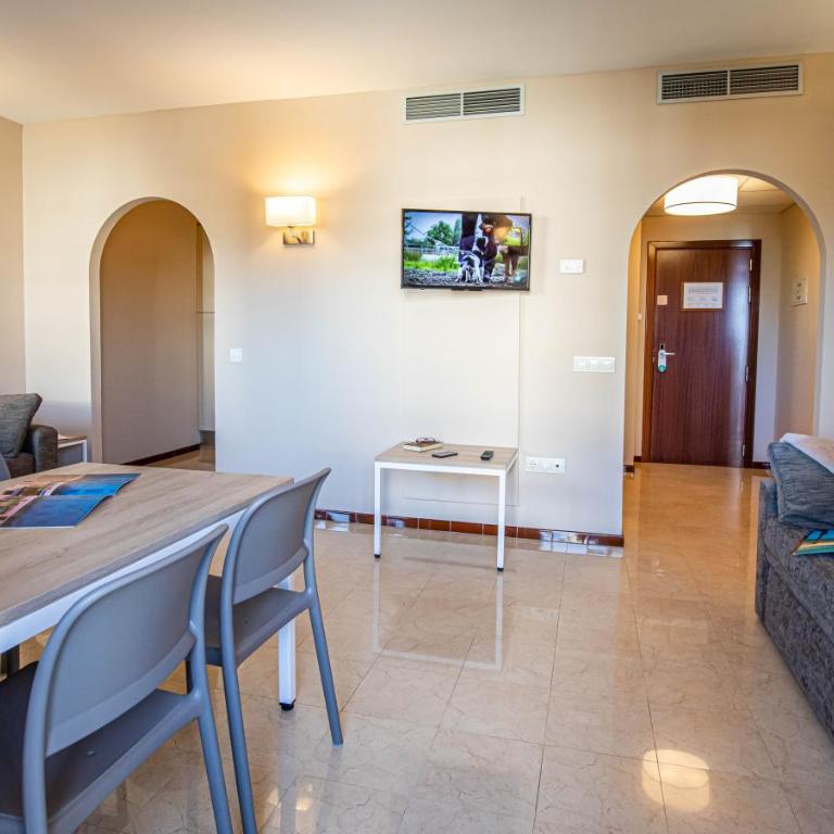 ILUNION Miramar - Apartamento de 1 dormitorio con terraza (1 - 6 personas) - 4