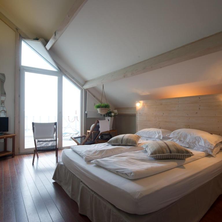 Villa Trémail - La plage au pied de votre chambre - Chambre Double Deluxe - Vue sur Mer - 4