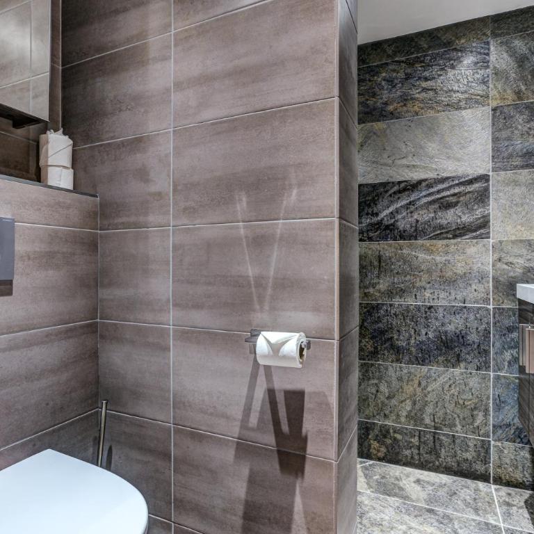 Chalet Tissières - Chambre Double ou Lits Jumeaux avec Salle de Bains Privative - 5