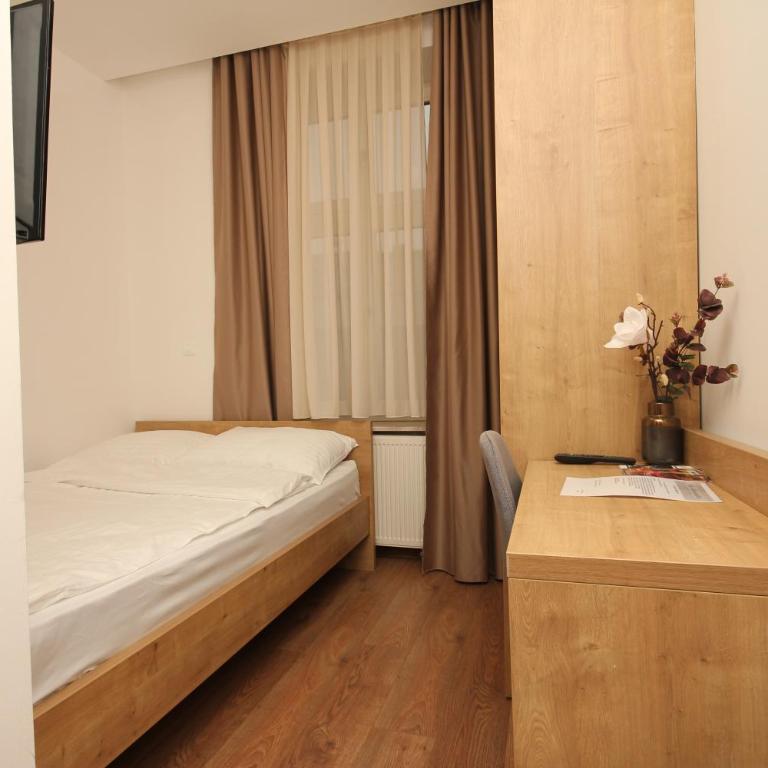 Vila Alexandra - Deluks Dvokrevetna Soba sa Bračnim Krevetom - 10