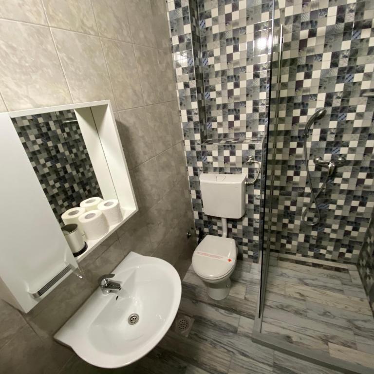 Pansion Fočin Han - Dvokrevetna Soba sa Bračnim Krevetom - 17