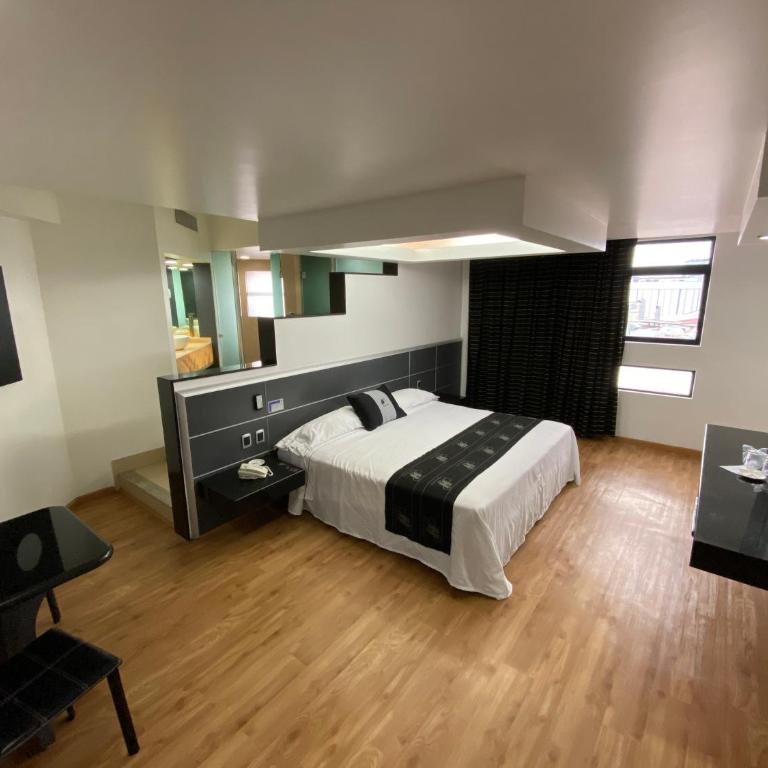 Hotel Ibiza Plaza - Standard King Room - 13