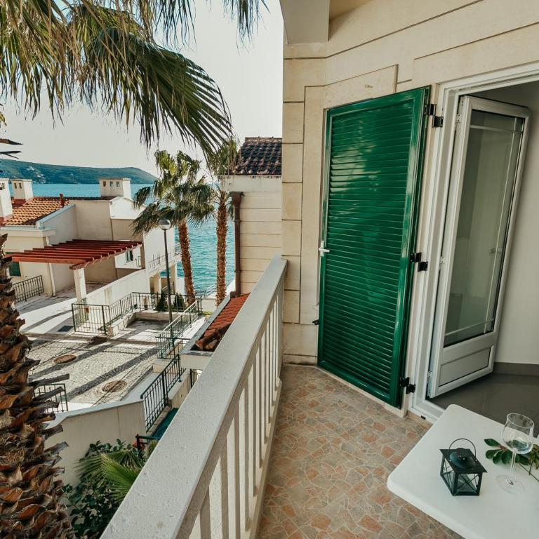 Palma Apartments - Studio with Balcony - 5