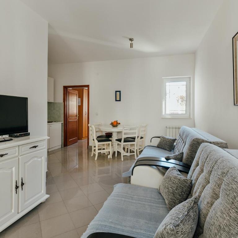 Palma Apartments - Studio with Balcony - 3