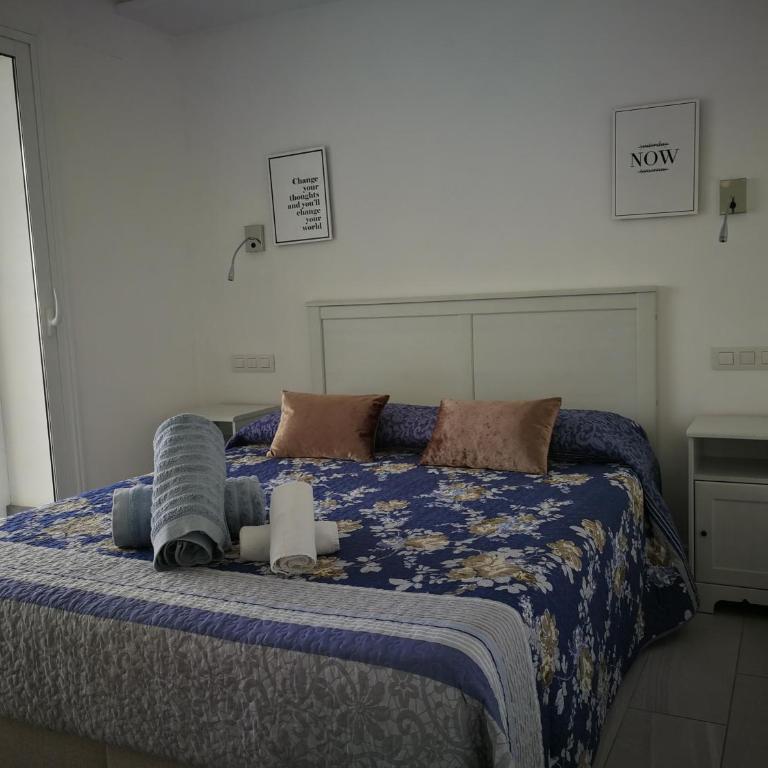 Cozy Luxury - Three-Bedroom House - 11