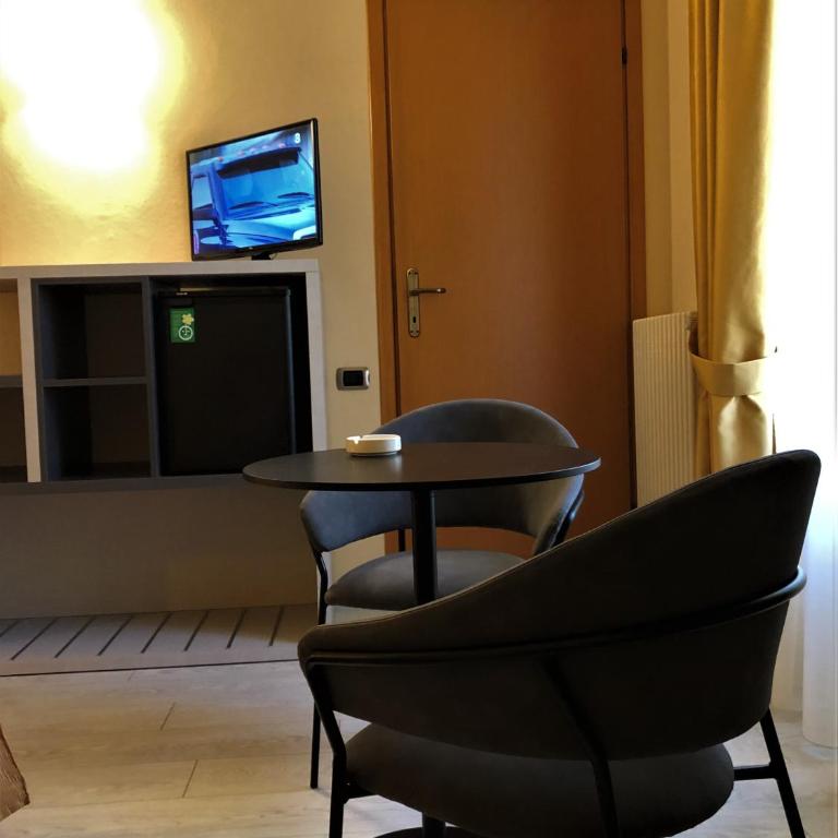 Hotel Tirrenia - Camera Matrimoniale/Doppia con Letti Singoli con Balcone - 5