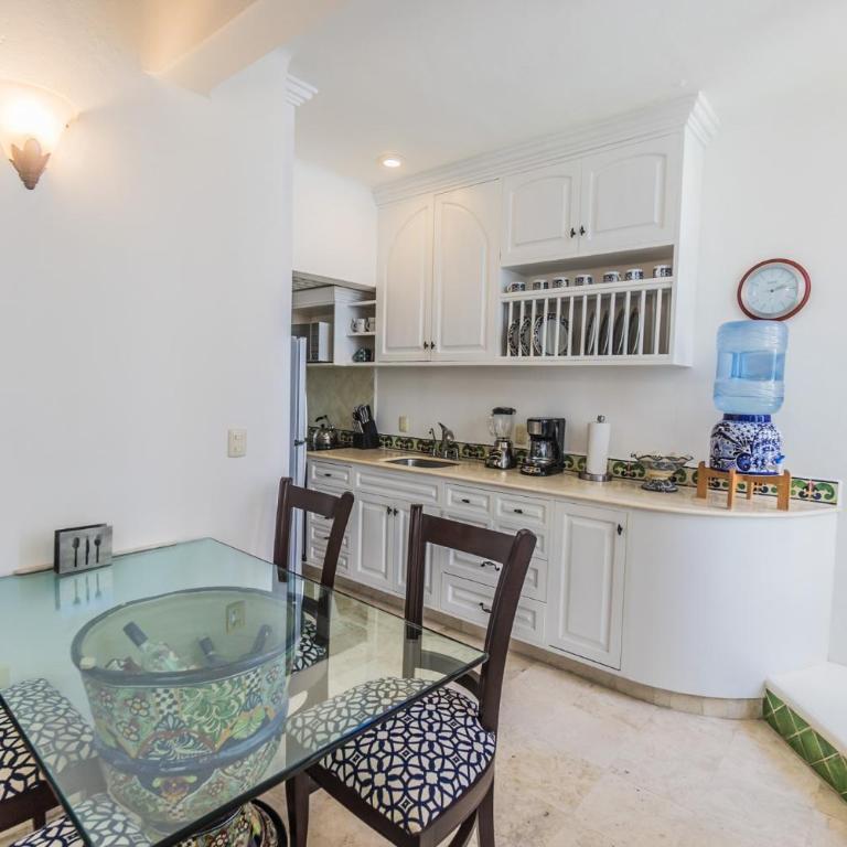 Royal Palms 5 - Two-Bedroom Apartment - 11