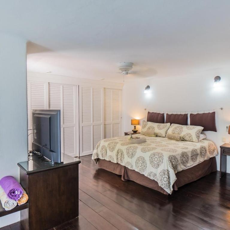 Royal Palms 5 - Two-Bedroom Apartment - 22