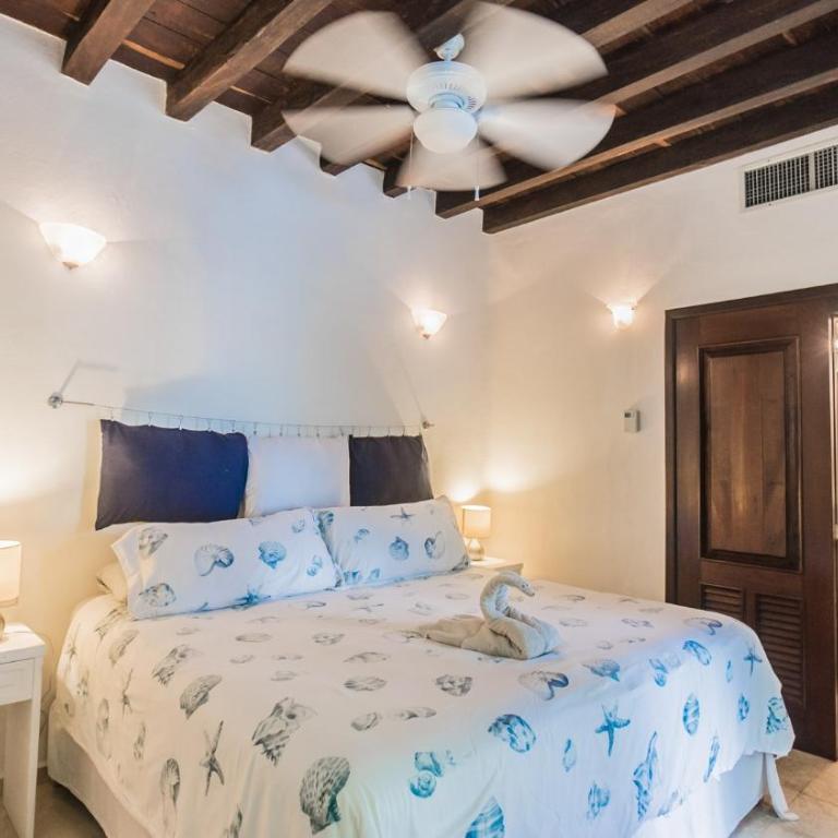 Royal Palms 5 - Two-Bedroom Apartment - 16