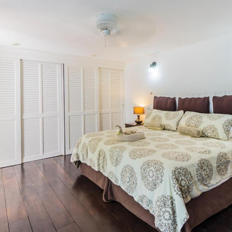 Royal Palms 5 - Two-Bedroom Apartment - 23