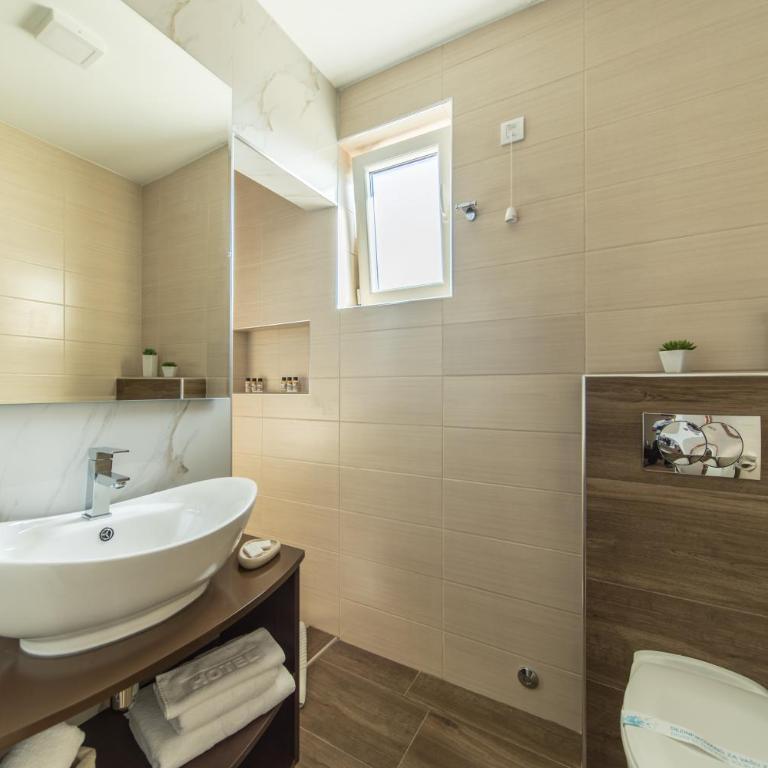 Garni Hotel President de Luxe - Superior One-Bedroom Suite - 8