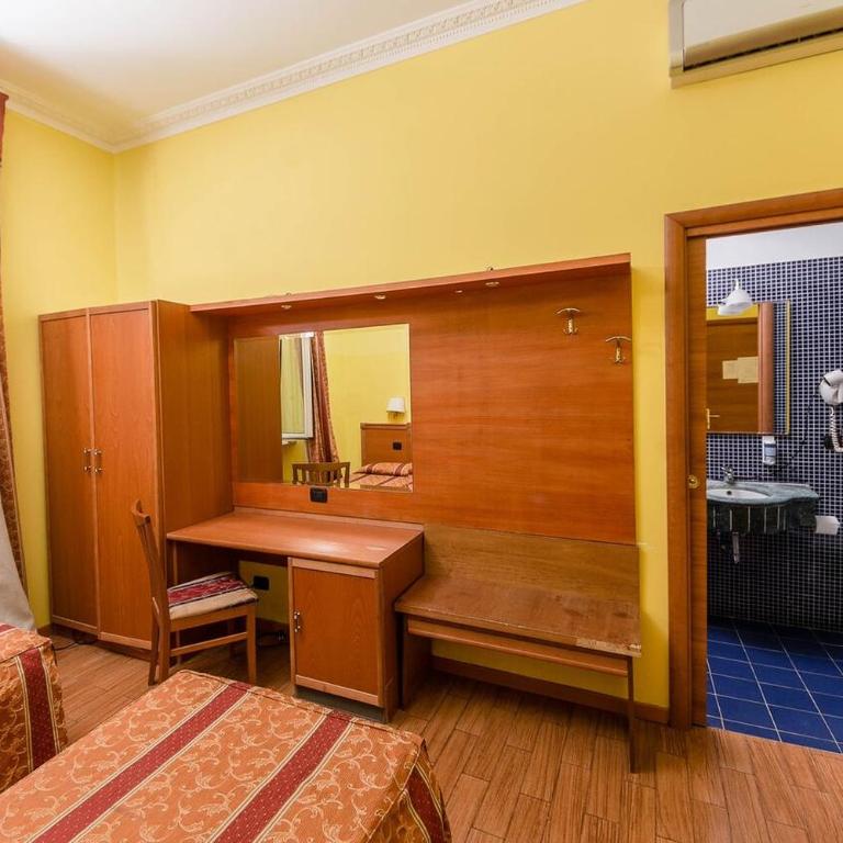 Hostel Beautiful - Posto Letto in Dormitorio Misto con 4 Letti - 1